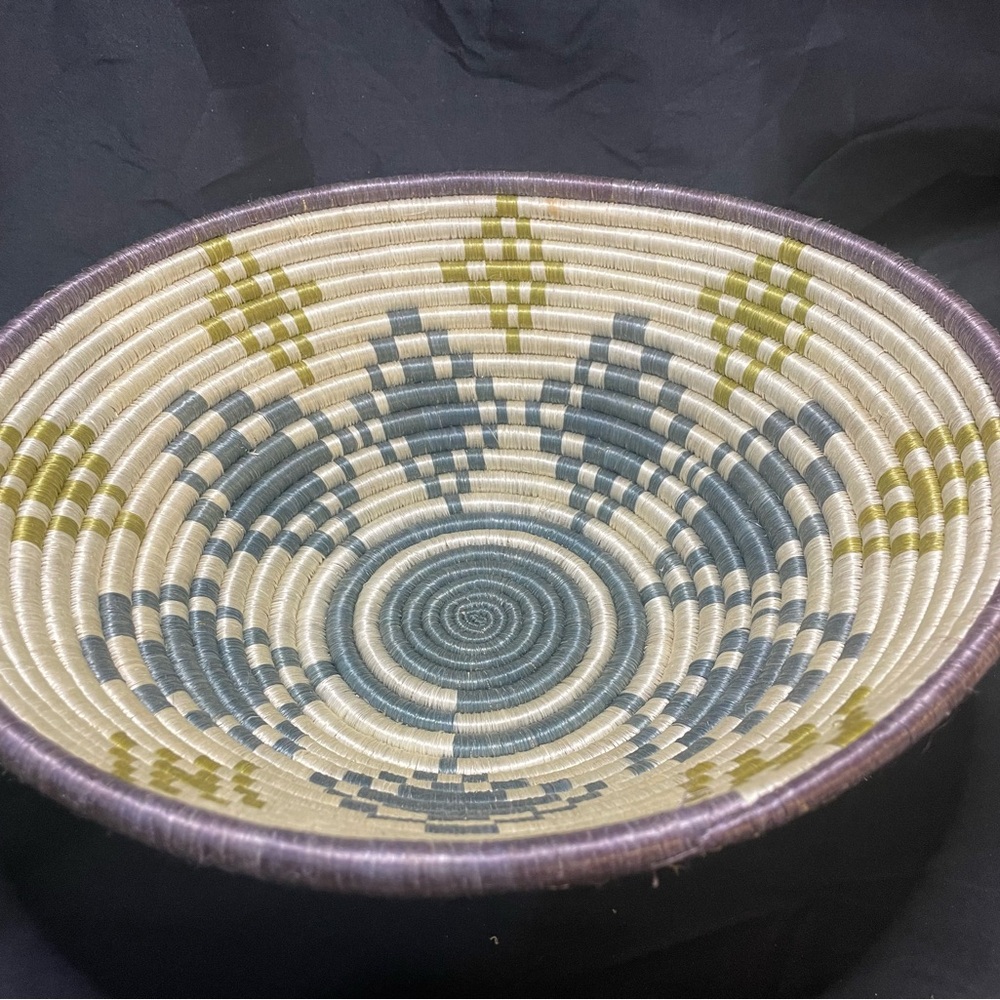 Handwoven Rwandan Hobo Wall Basket/ Basket 12in African Art - Picture 3 of 7